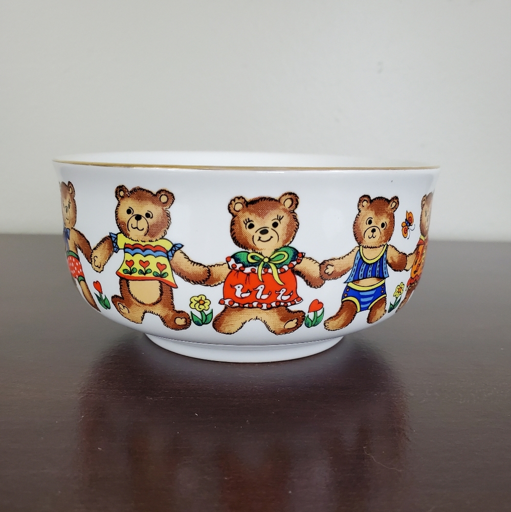Vintage Action Children's Bears Holding Hands Bowl 1985